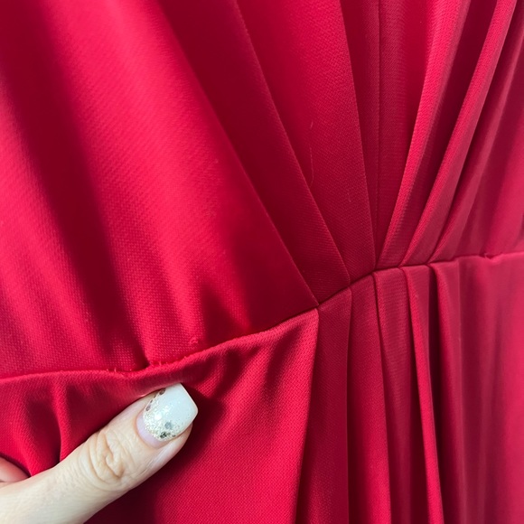 🔥 BCBG Max Azria Red Evening Gown - Picture 4 of 8